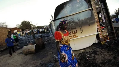 Mesk - @wesolutki: To zdjęcie przedstawia ofiary eksplozji cysterny w Kongo. 230 ofia...