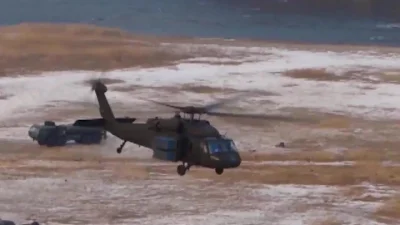 voroshmitov - Black Hawk rozrzucający miny w Korei. Miny aktywują się dopiero po uder...