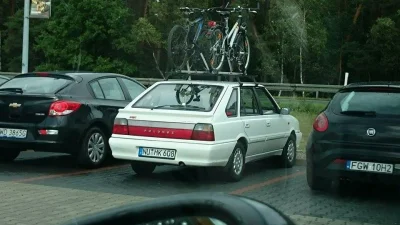 Obserwatorzramienia_ONZ - Polonez na niemieckich blachach. Dorobił sie Niemiaszek i s...