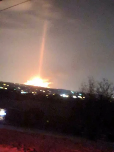 piotr-zbies - A tak jebnął meteoryt w stanie Michigan

https://pbs.twimg.com/media/...