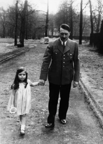 Z.....t - Bardzo rzadkie zdjęcie Angeli Merkel z czasów jej dzieciństwa.
#heheszki #...