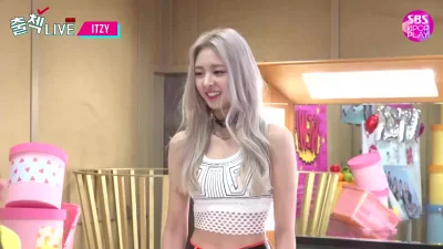 XKHYCCB2dX - #yuna #itzy 
#koreanka #gif