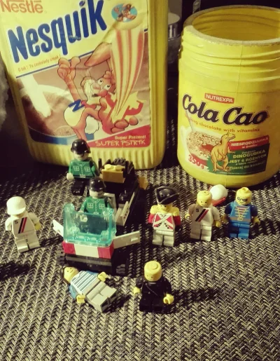 busz_menka - Byłam dzisiaj w piwnicy i znalazłam stare pudełka z klockami LEGO ( ͡° ͜...