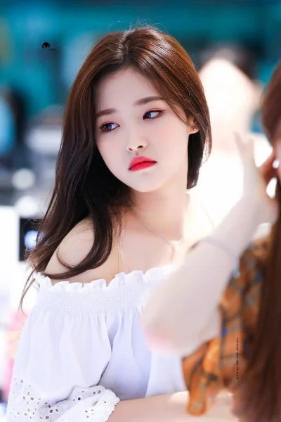 M.....m - #oliviahye #loona #koreanka #azjatki #ladnapani