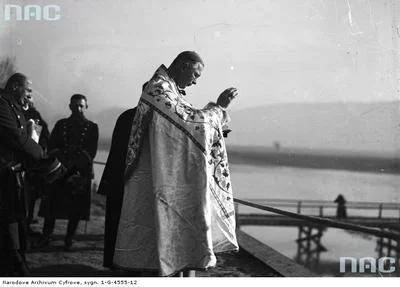 nexiplexi - Biskup przemyski ks. Franciszek Barda dokonuje poświęcenia jazu. XI 1932
...