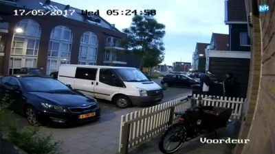 tricolor - Nietypowa kradzież auta, Holandia. 

#samochody #auta #kradziez #zabezpi...