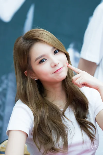 K.....o - #jei #fiestar 
#koreanka