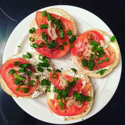 ClauditteMissCooking - Nie ma lepszych kanapek latem :) 

#pomidor #kanapki #foodporn...