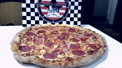 l.....r - Pierwsza oficjalna pizza w naszej knajpie :)

#americanstars