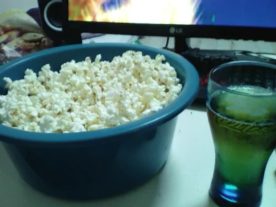 WachuPL - Popcorn to zajebista opcja na wieczorny seans ( ͡° ͜ʖ ͡°)