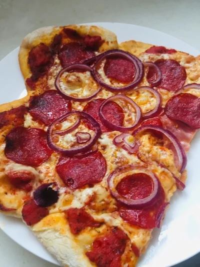 Wosielele - Nie ma to jak własna pizza ( ͡° ͜ʖ ͡°)


#jedzenie
#pizza 
#gotujzwy...