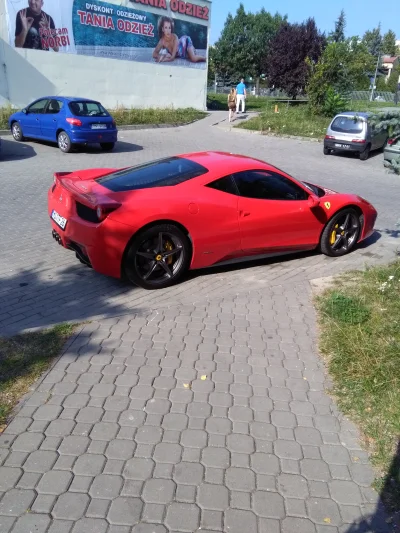 krabozwierz - @takitamktos: Bo resztę aut typu gtr czy AMG GT, albo Aston, Bentley Co...