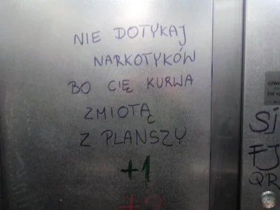 Lardor - Jakie mądre grafiti nawet plusa dostał. #narkotykizawszespoko #narkotyki #go...