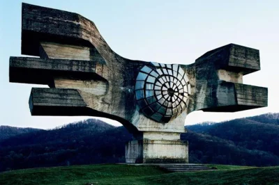 beczka91 - @Budo: W Jugosławii też mieli fazę na dziwne budowle
http://nowyzabytek.p...