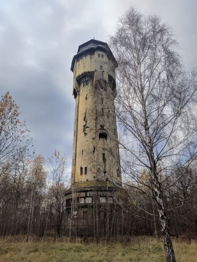 sylwke3100 - Potężna wieża ciśnień.

#katowice #slask #wiezacisnien