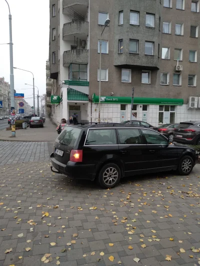 woleslaw - #wroclaw #invisiblemode Pan pięknie zostawił auto na przejściu dla pieszyc...