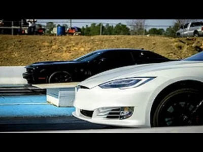 anon-anon - Tesla Model S P90DL vs. Aixam Electric To chyba nie było fair ze strony k...