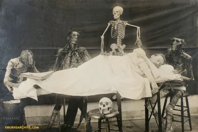 myrmekochoria - Fotografia podpisana "Sen studenta" Niepokój przed sekcją zwłok, 1906...