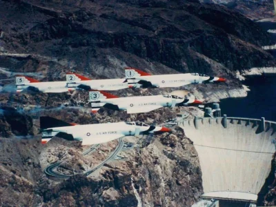 d.....4 - Lata 60. lub 70. F-4E Phantom należące do Thunderbirds ##

#samoloty #aircr...
