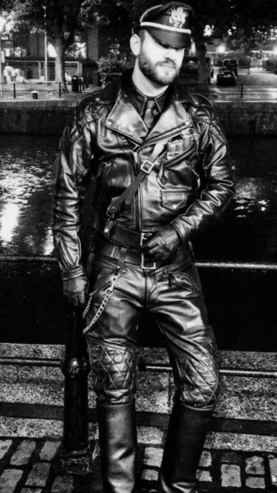 Lukardio - #ladnypan #leather #mrleather #leathermen