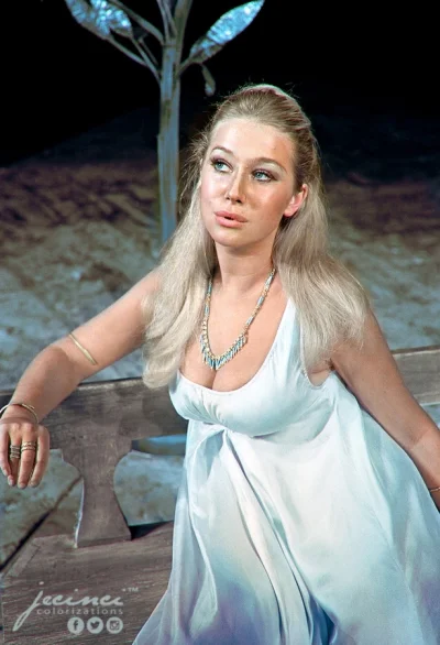 brusilow12 - Młoda Helen Mirren na planie sztuki "Troilus i Kresyda"

#pokolorowane...