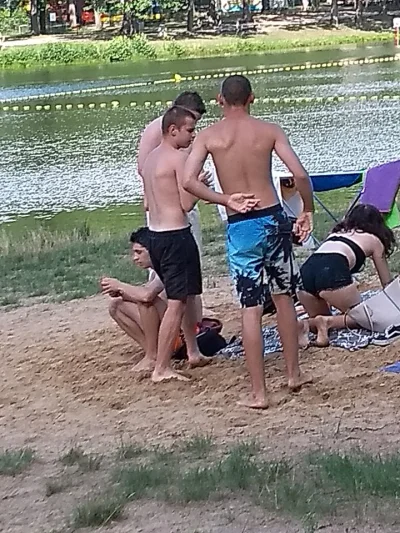 Gopnik_BLINone - Tigre organizuje gangbang plażowy stąd też zatrudnił odpowiednich ak...