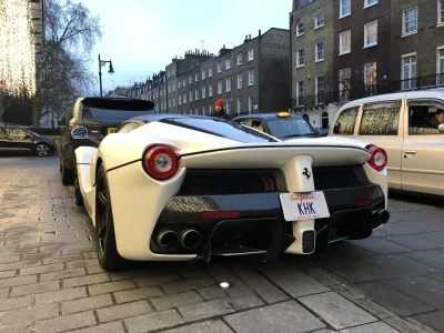 EroWWA - #carspotting #ferrari #laferrari Rzadkie Ferrari LaFerrari, koszt? Około 7 m...