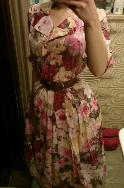 c.....a - Ładną sukienkę kupiłam za trzy pieniądze #modadamska #perelkizlumpeksu