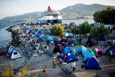 s.....a - @bleblebator: Nic dziwnego. Grecka wyspa Lesbos. Jechać tam na wakacje i je...