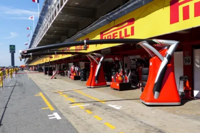 M.....u - #f1 #f1spam

Nowe oprzyrządowanie pitstopu Ferrari

+ https://pbs.twimg.com...