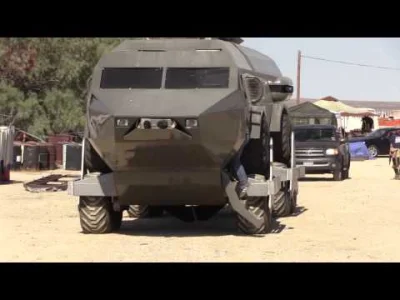 Montago - Ciekawostka - w filmie pojawia się "Landmaster", pojazd specjalnie wymyślon...