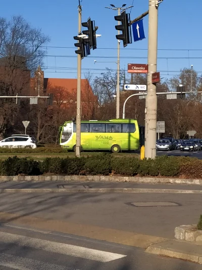 wyporkiewicz - Taki śmieszny autobus widziałem dzisiaj we #wroclaw
#heheszki