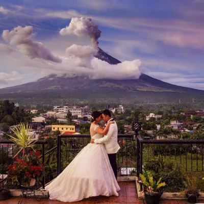 A.....x - Zdjęcie ślubne z aktywnym wulkanem Mayon w tle, cudowne (ʘ‿ʘ)
#fotografia ...