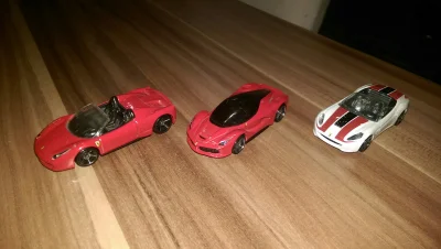 rozregulowany_kaloryfer - @bu52m3n @solidsnake7 Mnie tam stać na Ferrari, 3 sztuki ma...