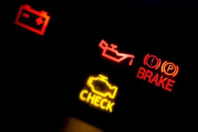 a.....d - Kupując używane auto warto sprawdzić czy kontrolka „check engine” się swiec...