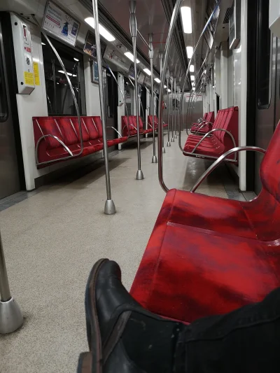 Mesmerised - Idealne metro nie ist...

SPOILER

#Warszawa #heheszki