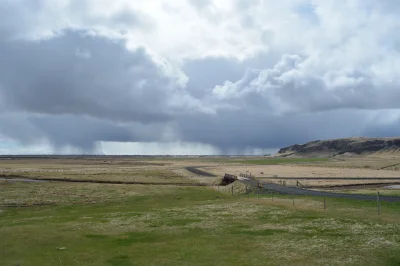wicek654 - Piękna ulewa :)
#earthporn #islandia #hotelislandia