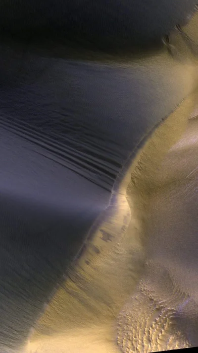 d.....4 - Nawet ładne zdjęcie marsjanskiej wydmy. 

BTW ciekawe czy istnieje interakt...