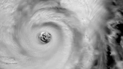 tomyclik - #fotografia #kosmos #nauka #pogoda #tajfun #japonia 

Oko cyklonu,czyli sa...
