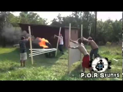 Spartacus999 - #zabladzilemwinternecie

Kolo dostaje gazem, podpalają go i...