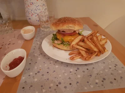Cosmo_Kramer - Wspaniały to był burger, nie zapomnę go nigdy!

#gotujzwykopem #food...