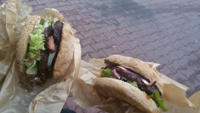 wurstlie - Polecam hamburgery z burgerwooz'u w Bielsku 11/10 ( ͡° ͜ʖ ͡°)
#jedzenie #...