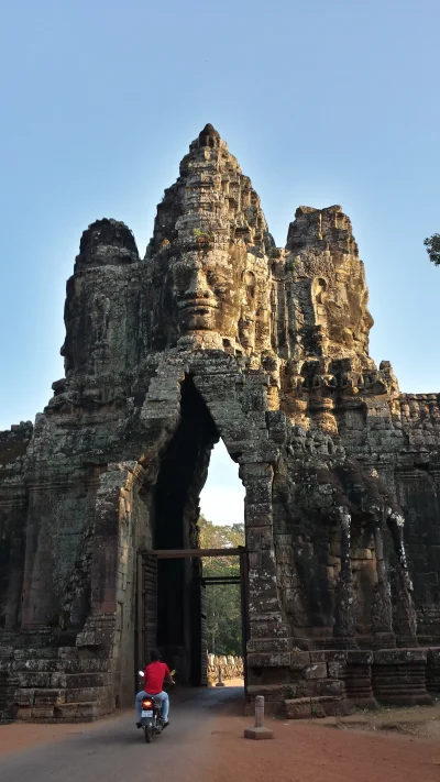 konsumpcjusz - Pozdro z angkor wat mirki #lans #januszwkambodzy