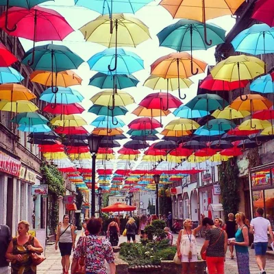 smerfoso - a u Was co, dalej nic? xD



#miasto #parasolki #dekoracje
