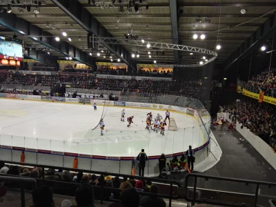 reflex1 - Tym razem pozdro z #mecz #hokej HC #genewa vs EV #zug Liga A #szwajcaria 
...