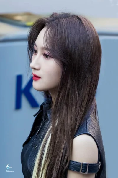 XKHYCCB2dX - #siyeon #dreamcatcher 
#koreanka