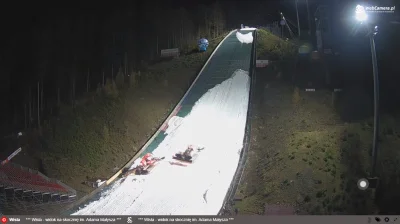 Mirek_przodowy - Zaczęło się rozprowadzanie śniegu na zeskoku skoczni w Wiśle 

#sk...