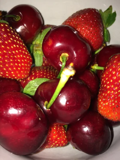 tusiatko - #lato #owoceboners #czeresnie #truskawki
Sezon na czereśnie i słodkie trus...