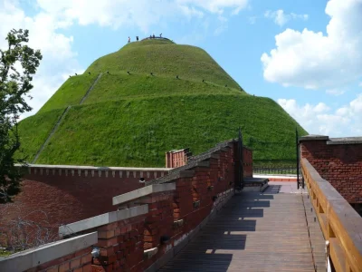 CzapkaG - Piramida w Krakowie