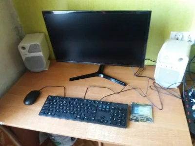 krykoz - W końcu zmieniłem monitor na nowszy, tak samo klawiaturę i mysz, SSD będę po...